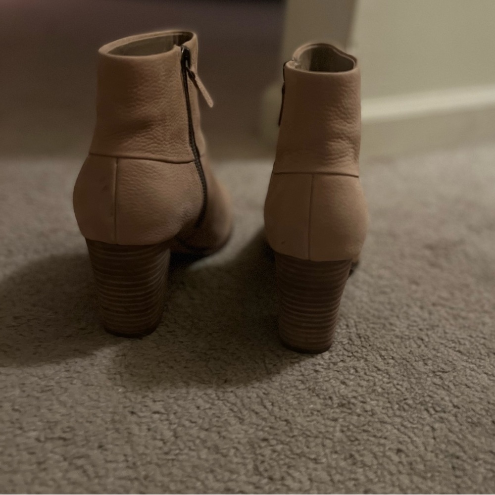 Leather thick heel bootie - Picture 3 of 6